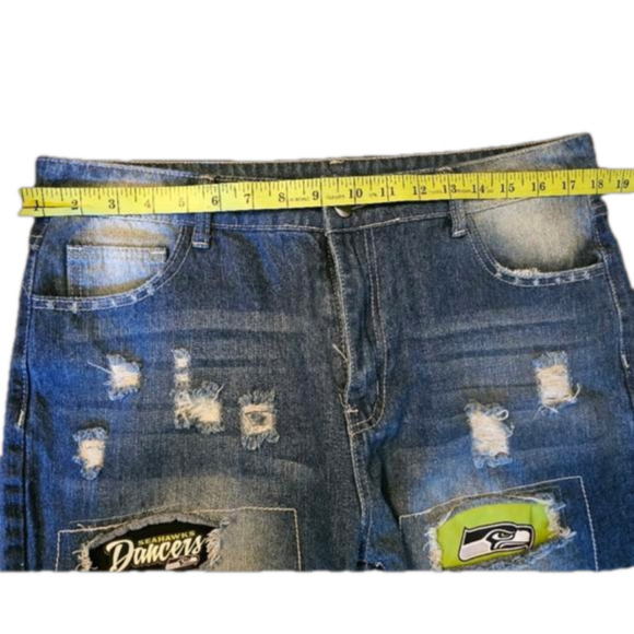 Source Unknown Distressed Seattle Seahawks Patch Straight Leg Jeans Size XXL - Picture 10 of 10
